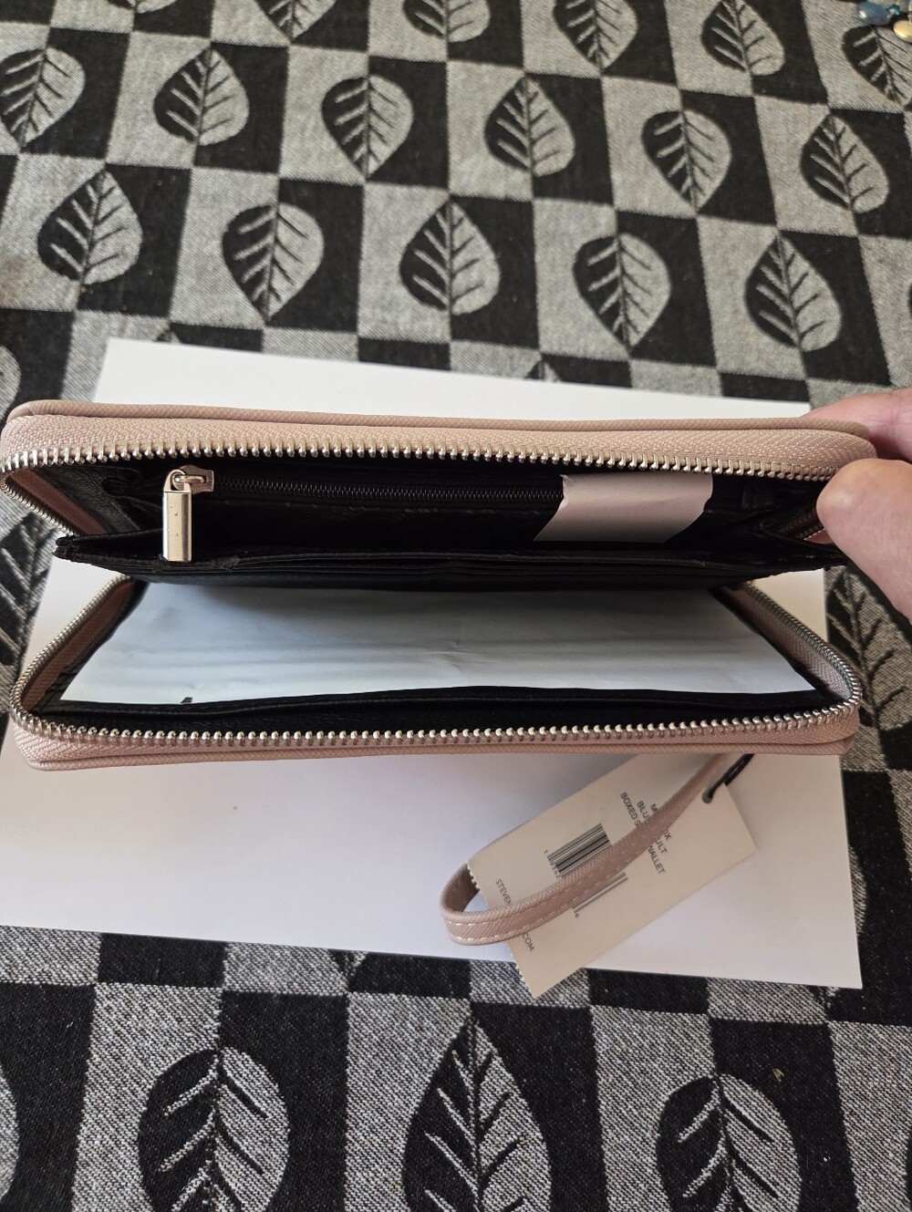 Beige Steve Madden Wristlet Wallet - Modern Style - Picture 4 of 4